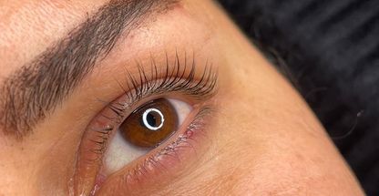 خدمات تخصصی لیفت مژه ابرو آنیتا