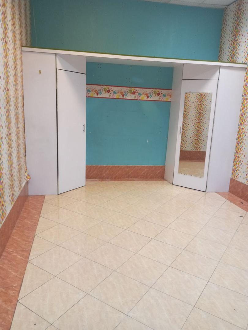 دکور اتاق پرو میز استند