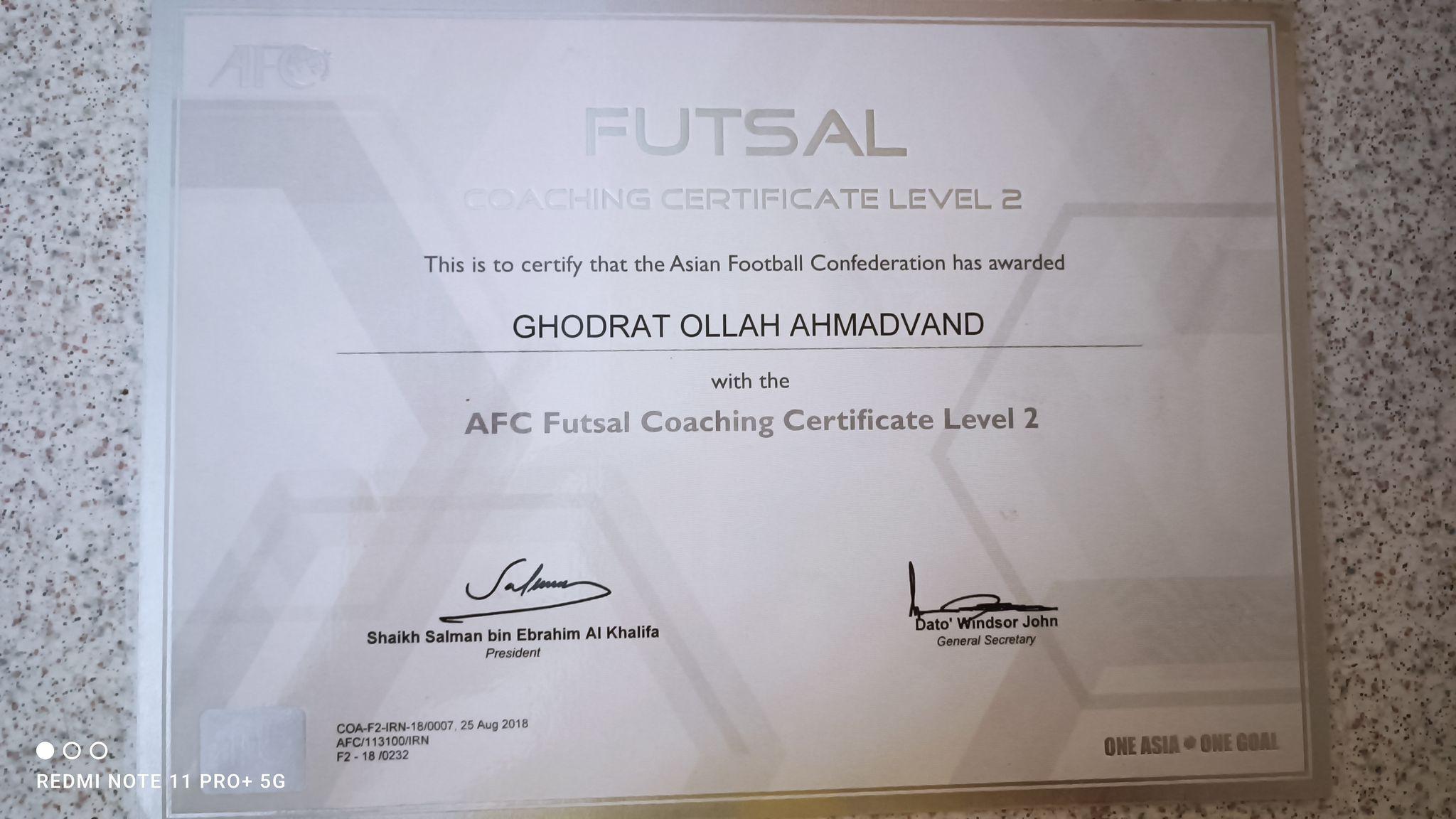 مربی فوتسال و فوتبال