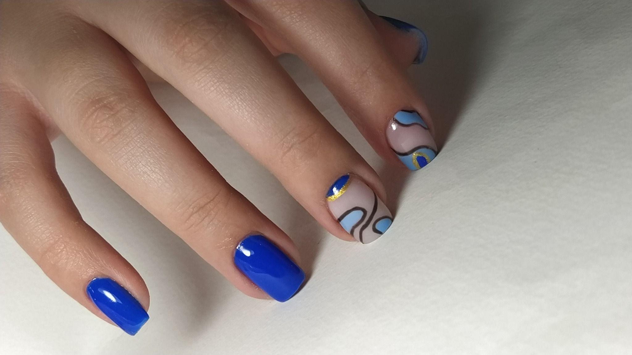 کاشت ناخن و مژه آسرو