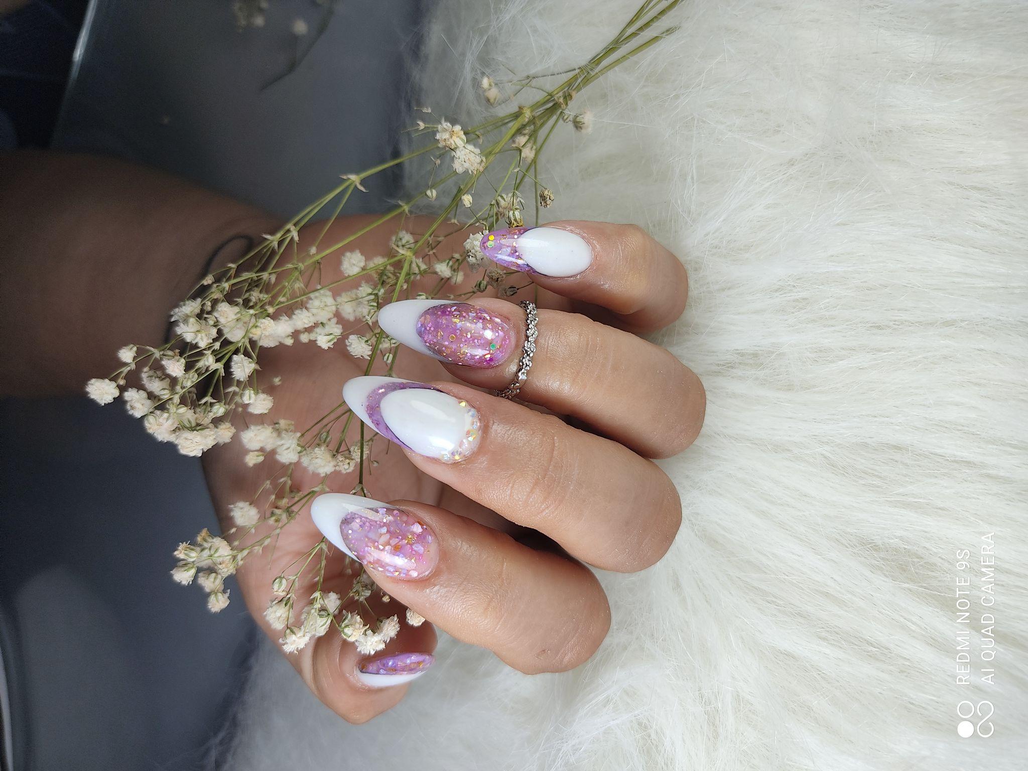 مرکز آموزش و خدمات ناخن آیسو