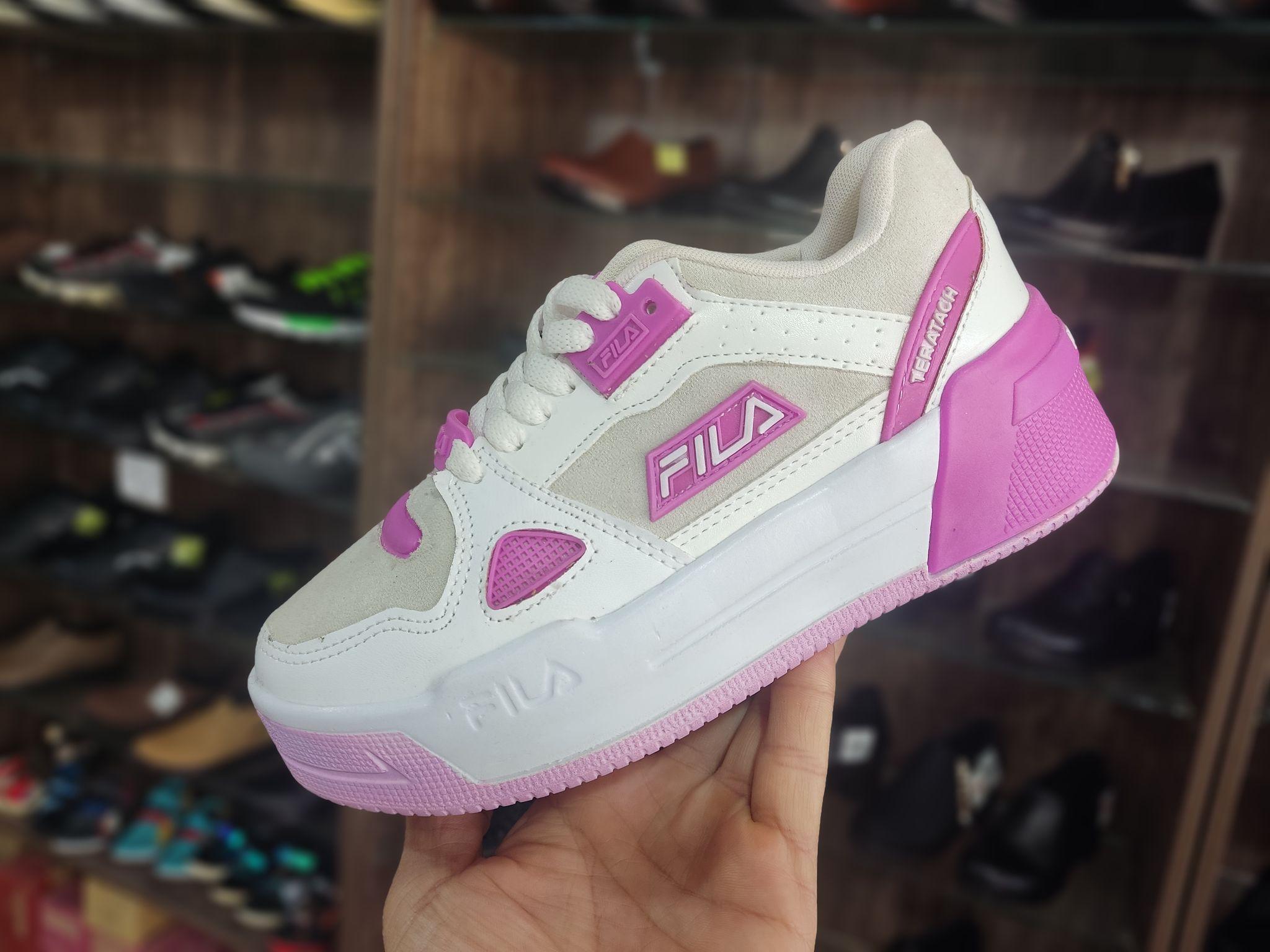 فروشگاه کفش جهان رویال