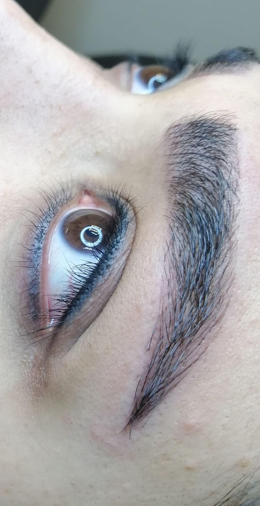 ارائه خدمات آرایش دایم صورت. شامل رژ لب. فیبروز و بولدبروز ابرو. خط چشم و بن مژه