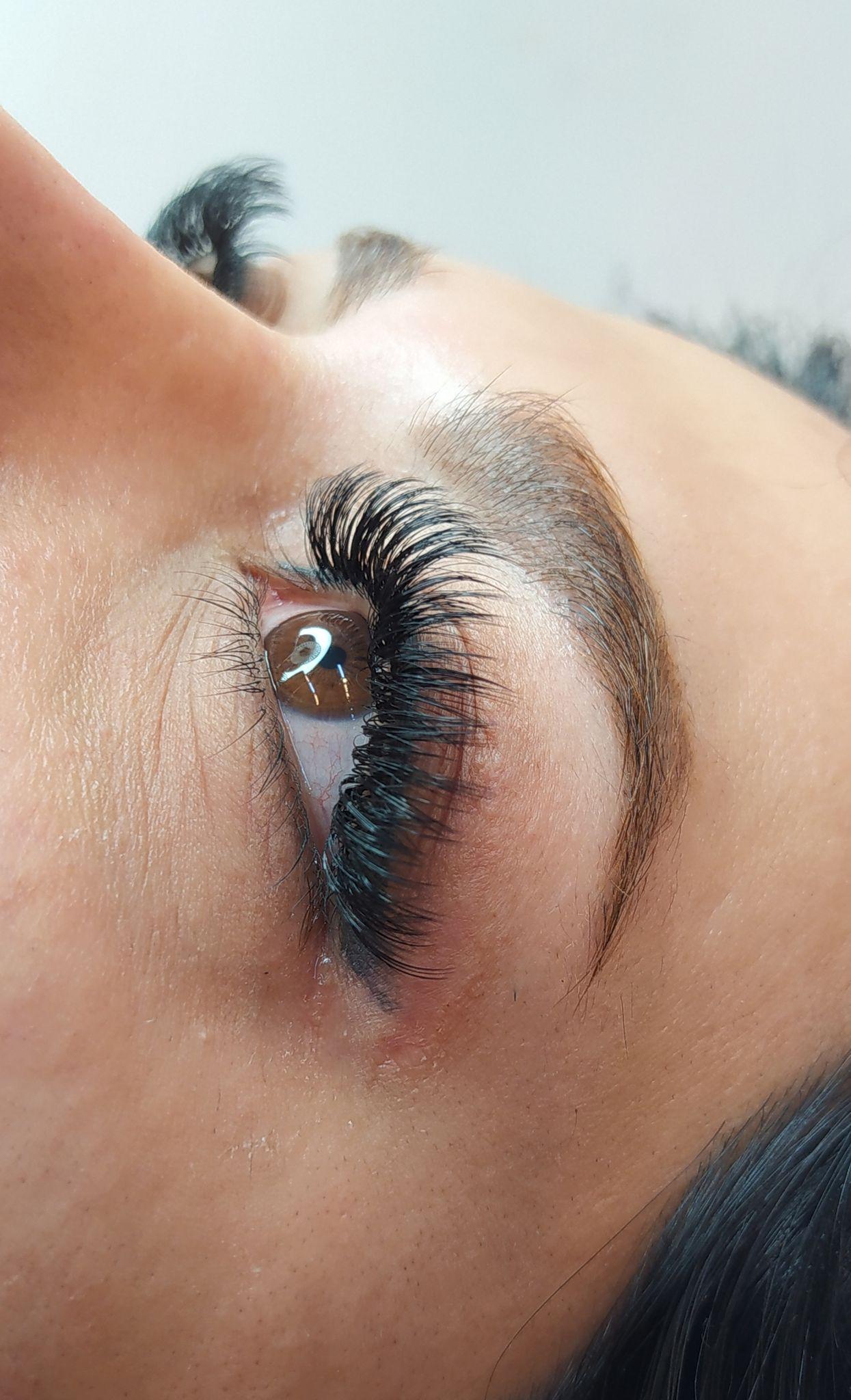 اکستنشن مژه زهرا دهقان