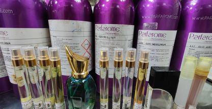 عطر فروشی