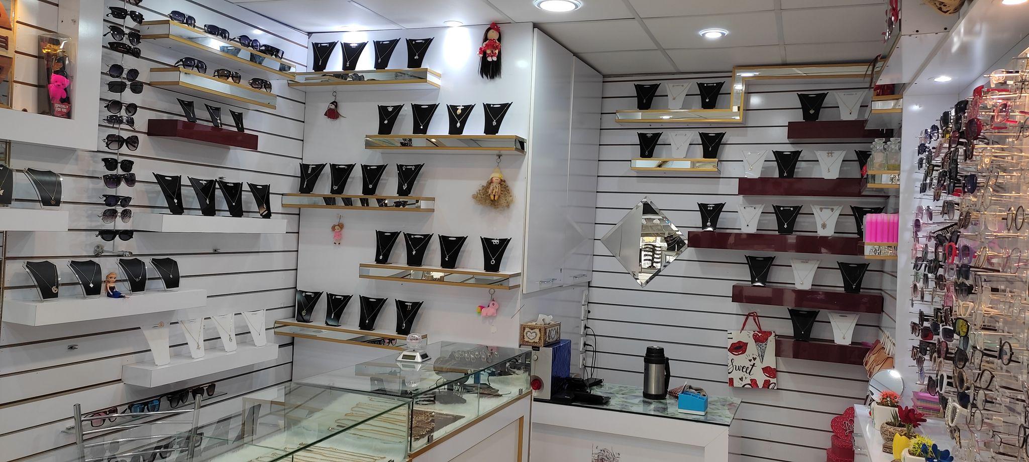 گآلری عینك و نقره و اکسسوری امیر