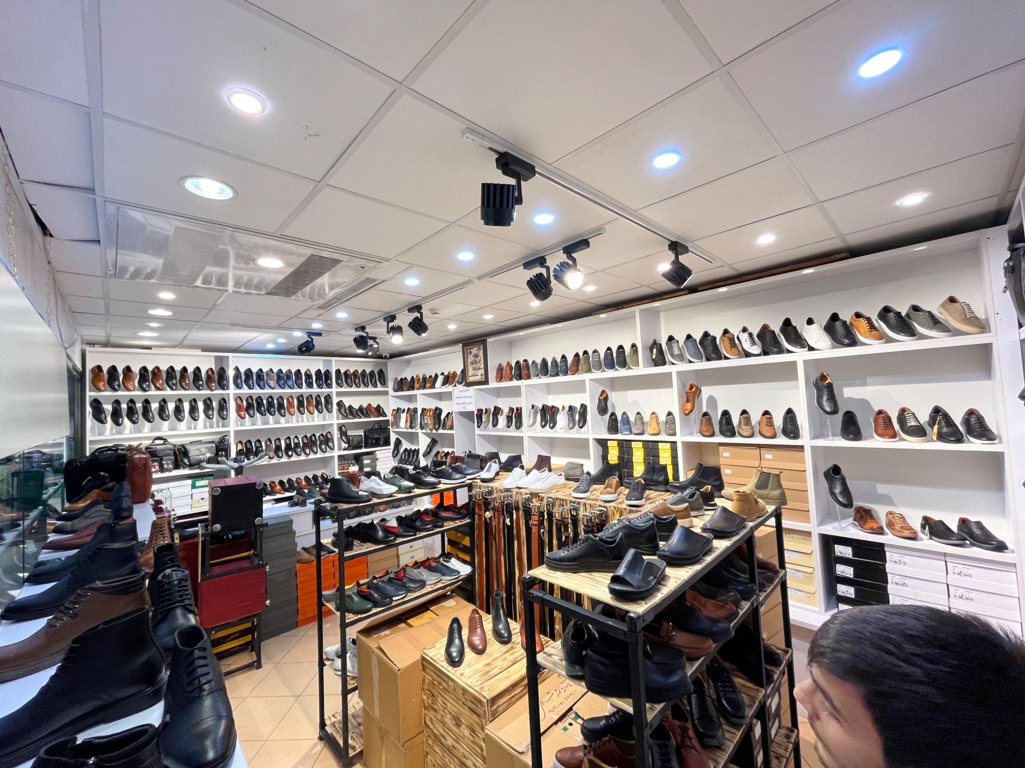 کیف و کفش چرم‌چی