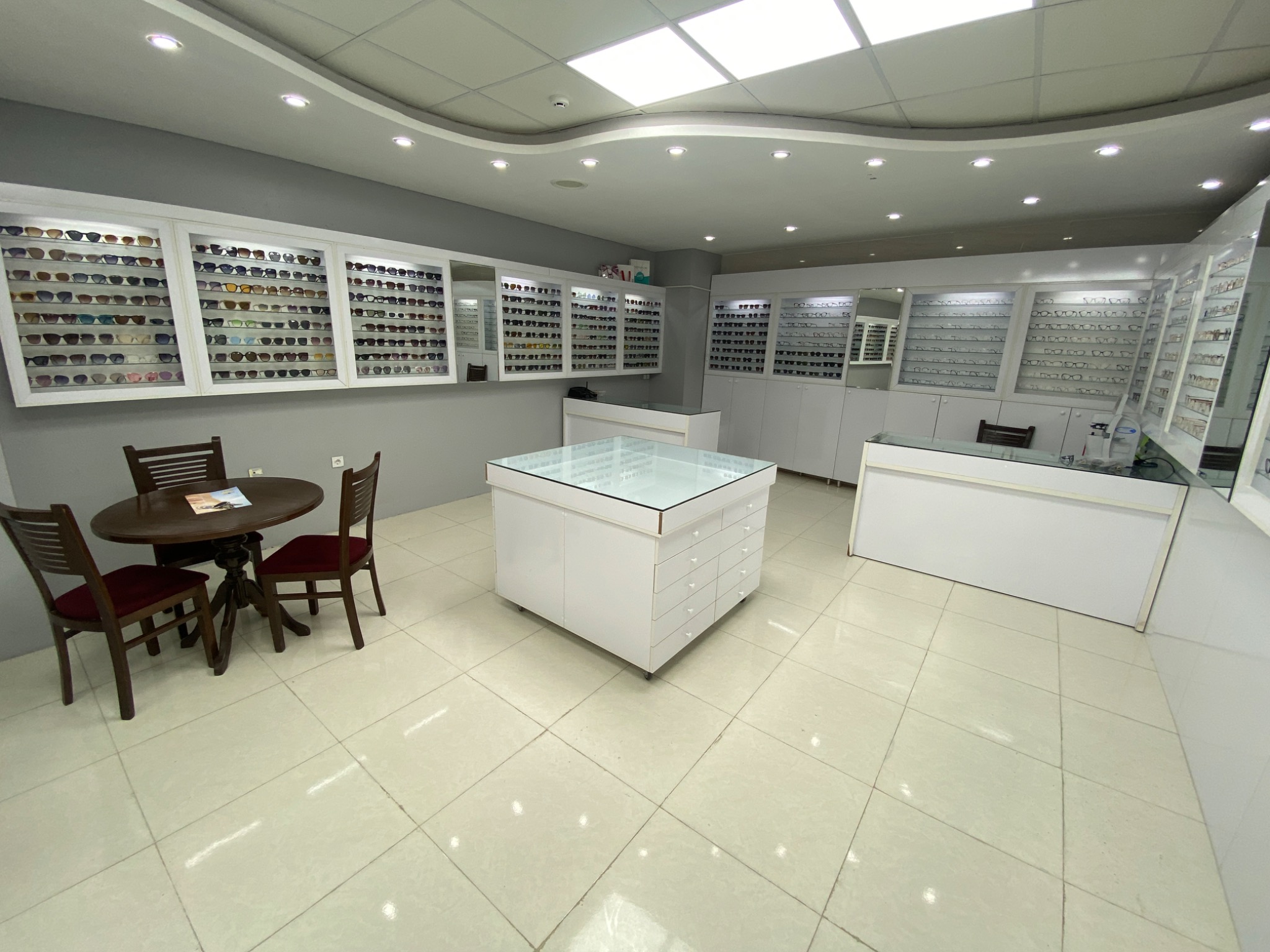 چشم پزشکی و دندان پزشکی بهستون