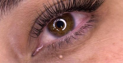 خدمات اکستنشن مژه و میکرو ابرو مبینا