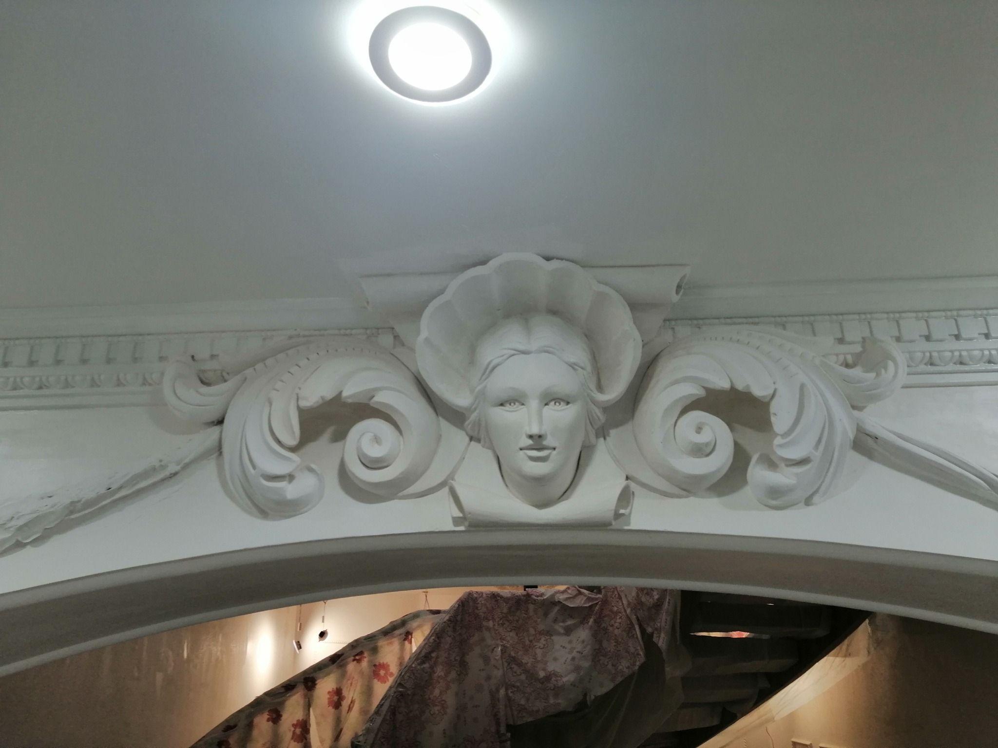 گچبری مدرن و کلاسیک نقاشی و پتینه ساختمان سیاوش