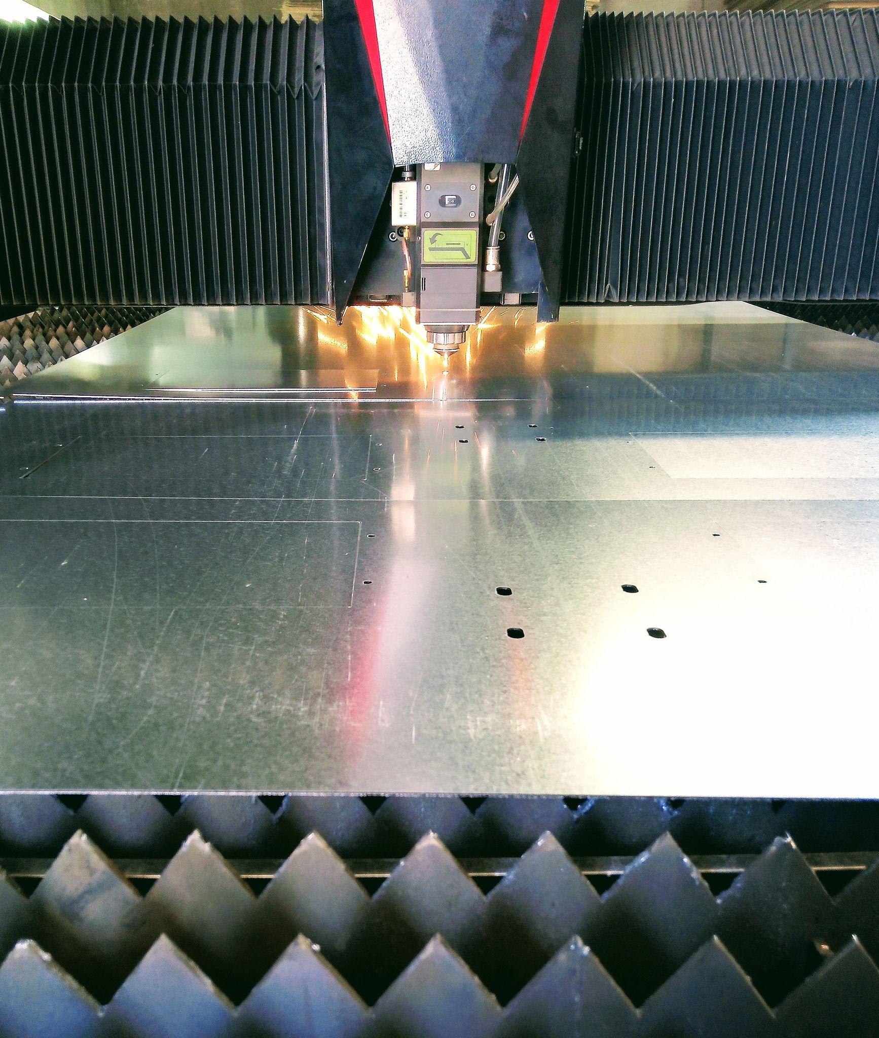 برش لیزر فلزات