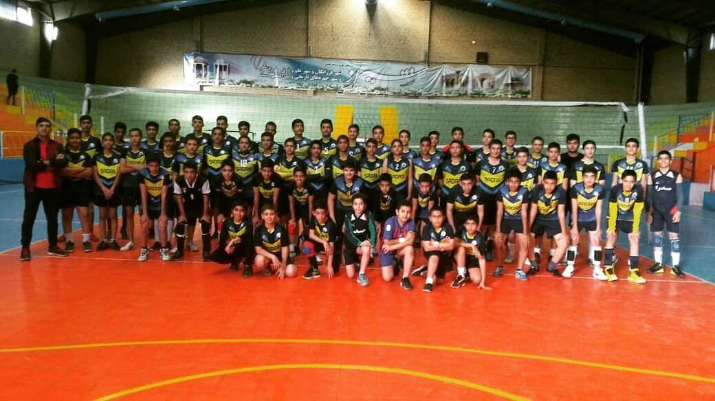 مدرسه والیبال آراز