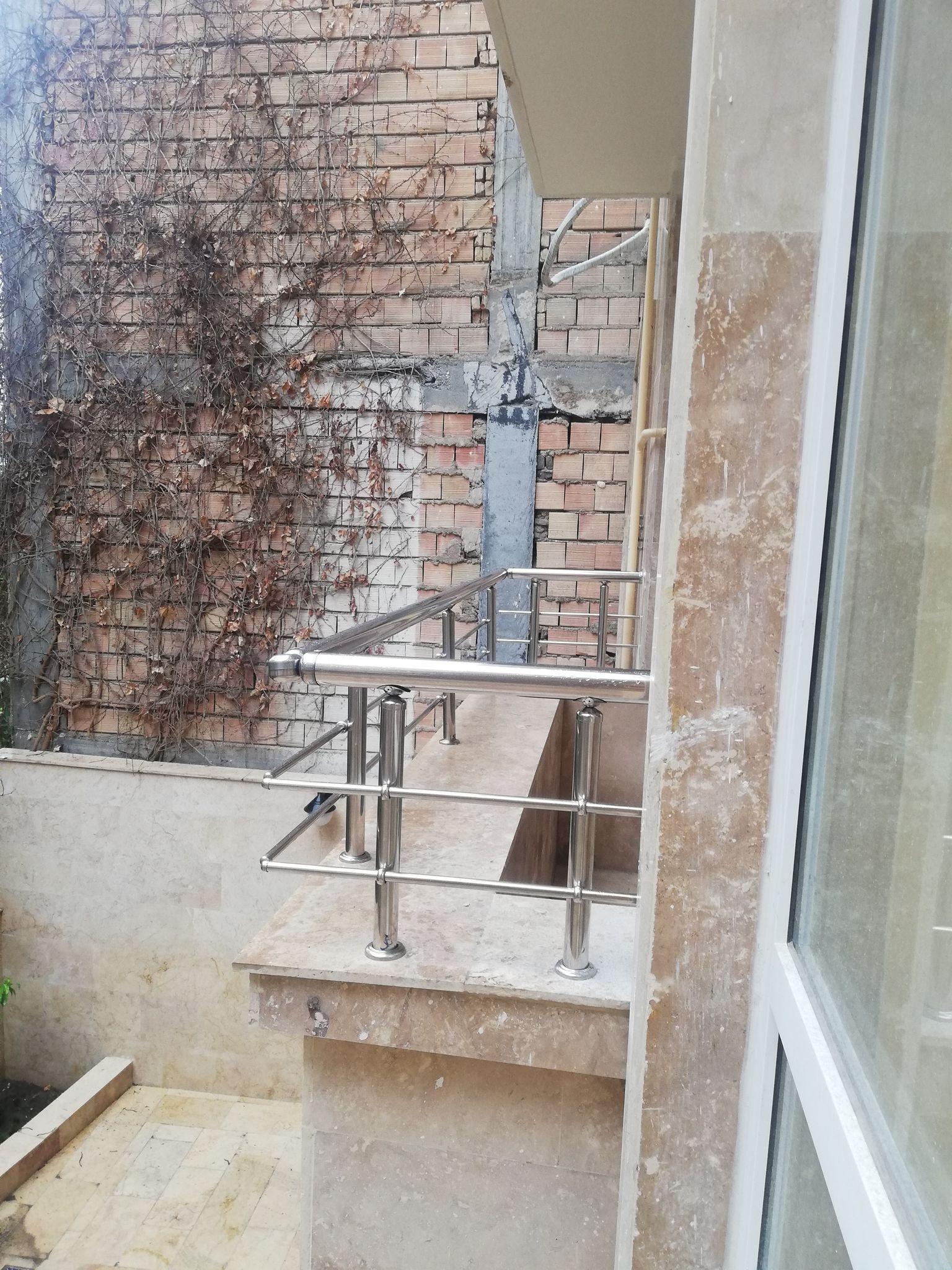 نرده استیل برزگر بین جانباز 20و22 مقابل بیمارستان طالقانی