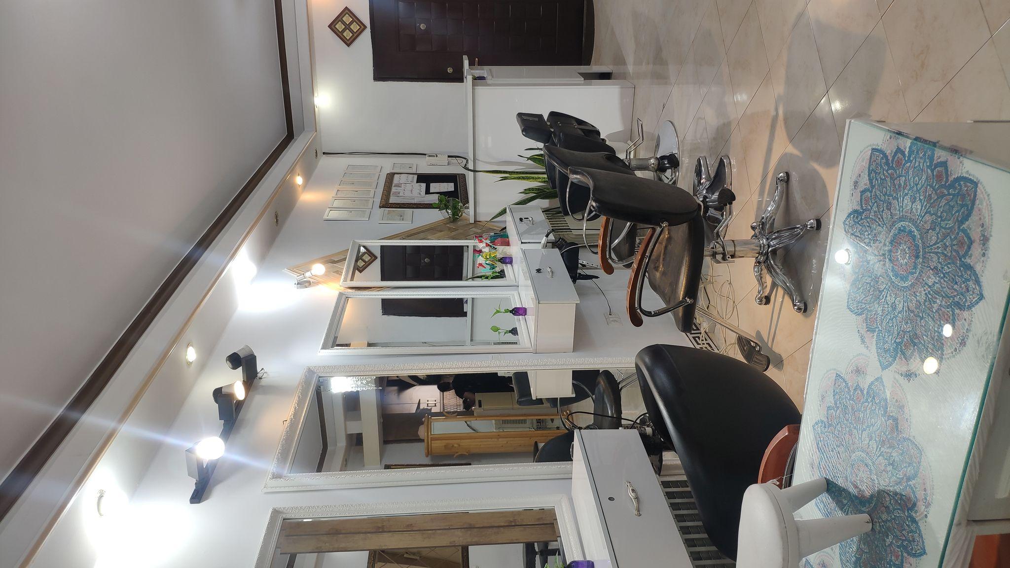 آموزشگاه مراقبت و زیبایی فرح خاکپور