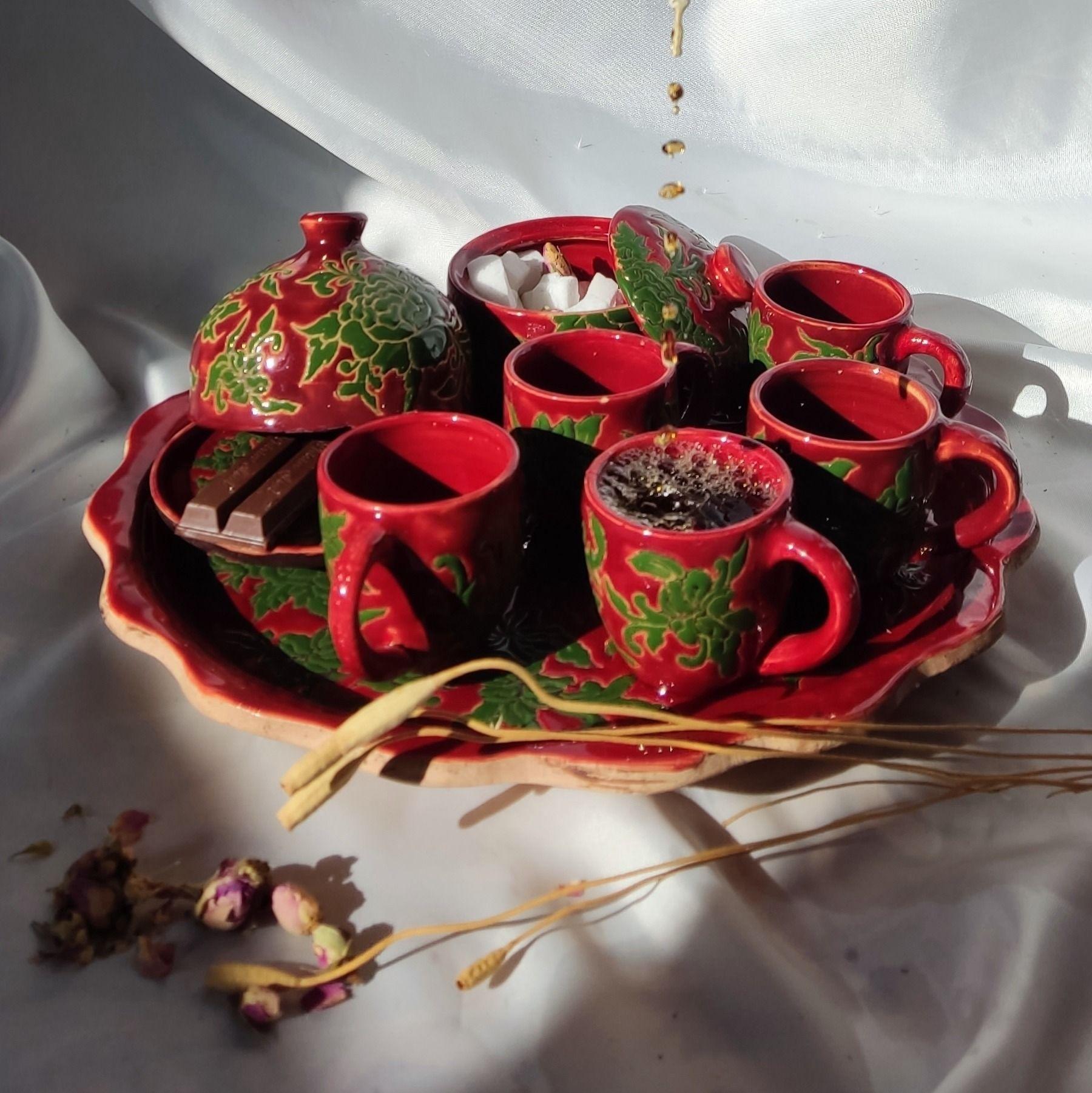 مینا کاری و کاشیکاری سفال نیلوفرانه