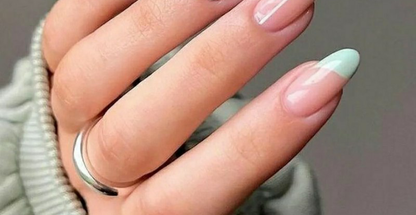 سالن کاشت ناخن مونا حسنی