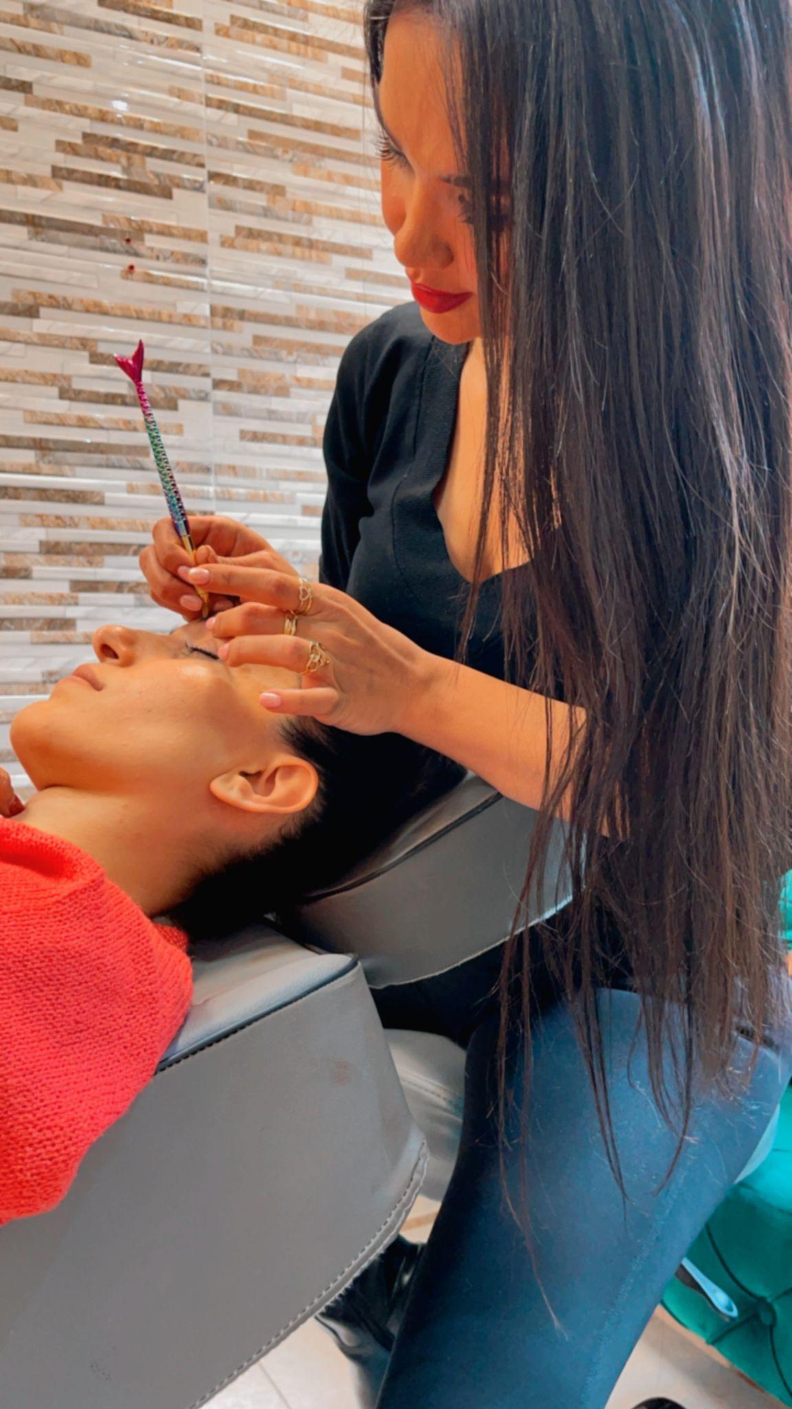 میکرو بلیدینگ و میکرو پیکمنتیشن ابرو و آرایش دایم چشم و لب