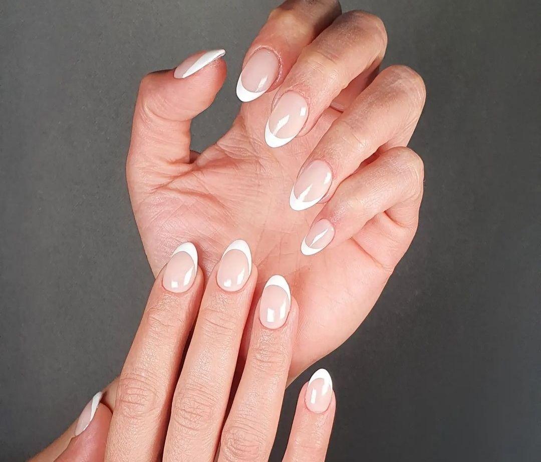 خدمات کاشت ناخن دنیز