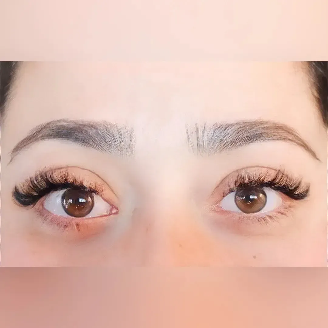 خدمات تخصصی اکستنشن مژه و لیفت