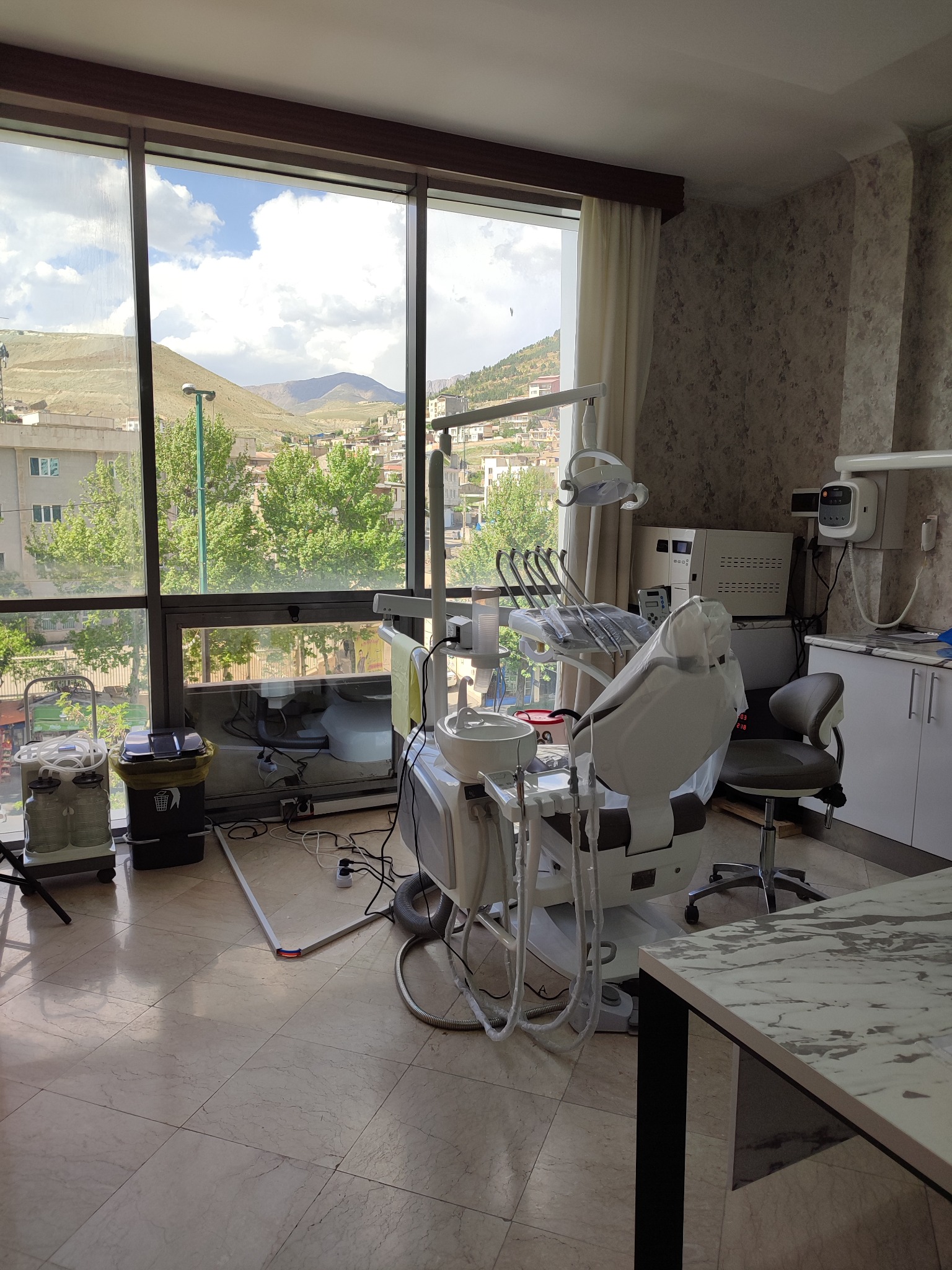 دندانپزشکی دکتر مریم فروغی بزرگ