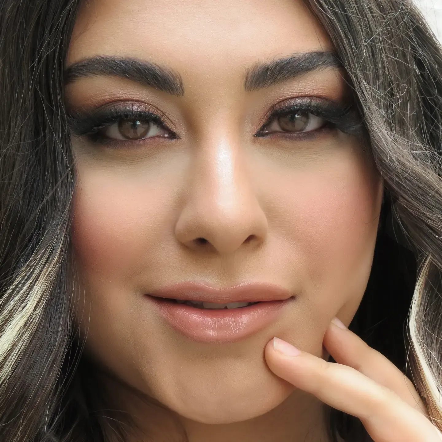 خدمات تخصصی میکاپ عطیه