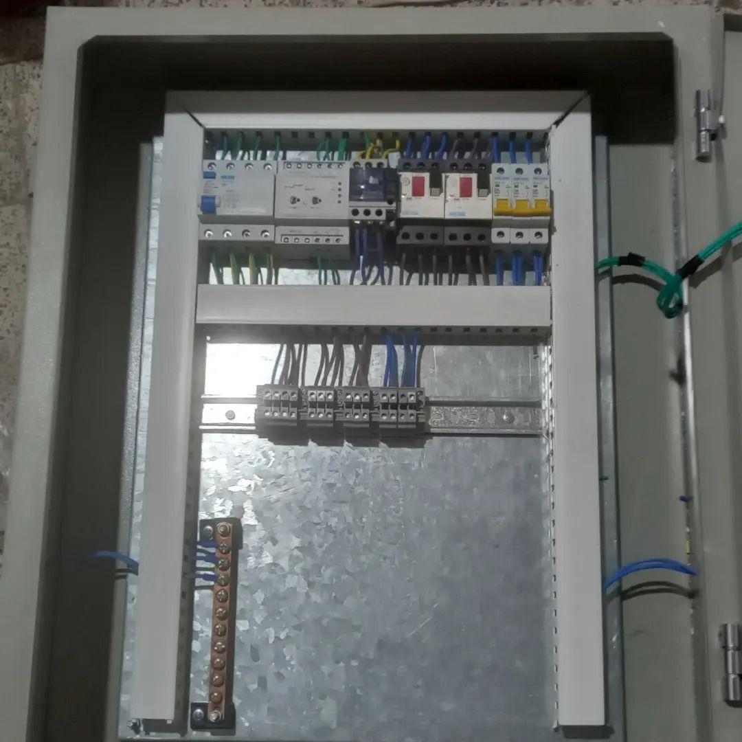 خدمات تاسیسات برق