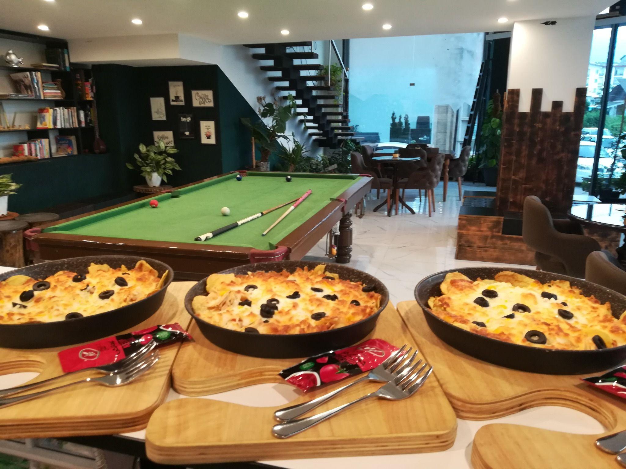 کافی شاپ بیلیارد خودمون