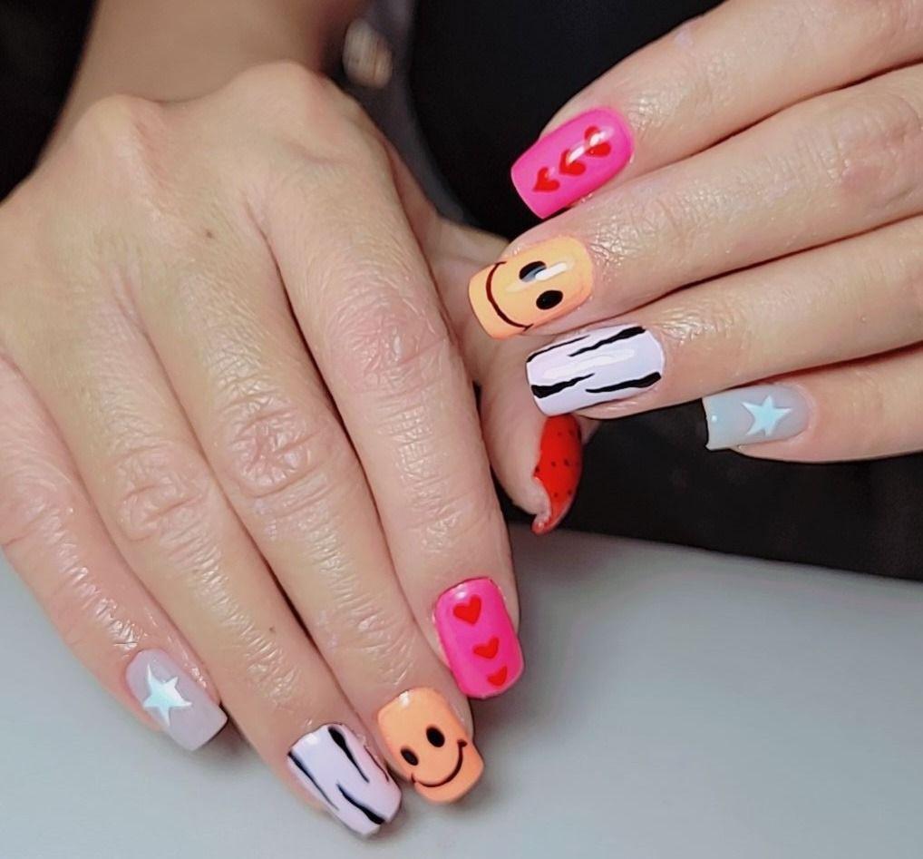 خدمات ناخن پرستو موسوی