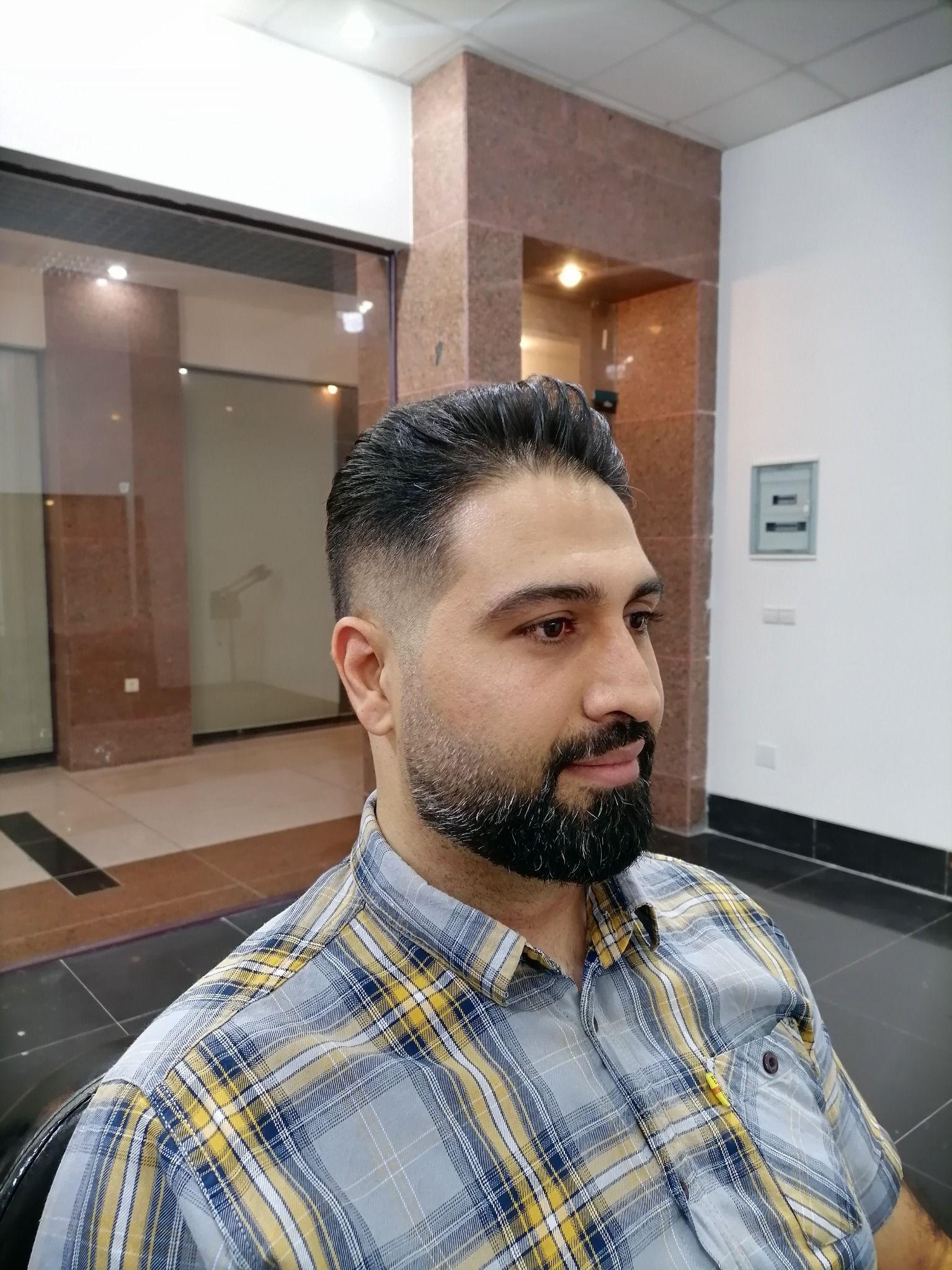 آرایشگاه رضا صادقی