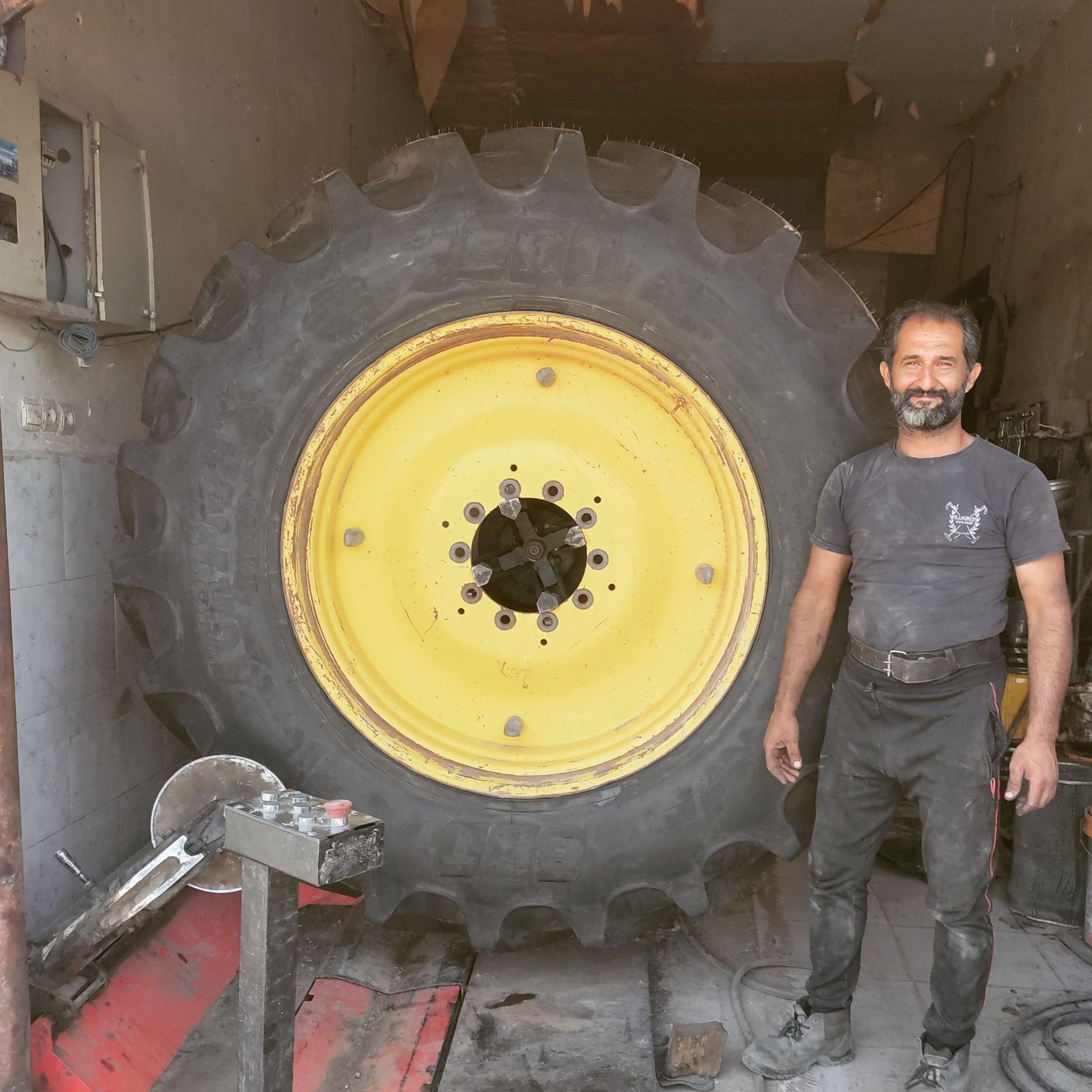 پنچرگیری و خدمات  تیوپلس سادات سنگین