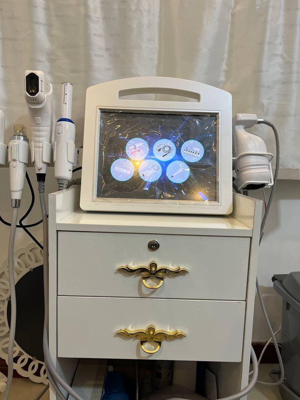 کلینیک پوست ، مو و زیبایی آیما