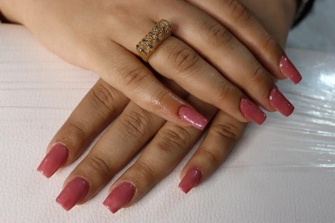 خدمات ناخن محدثه