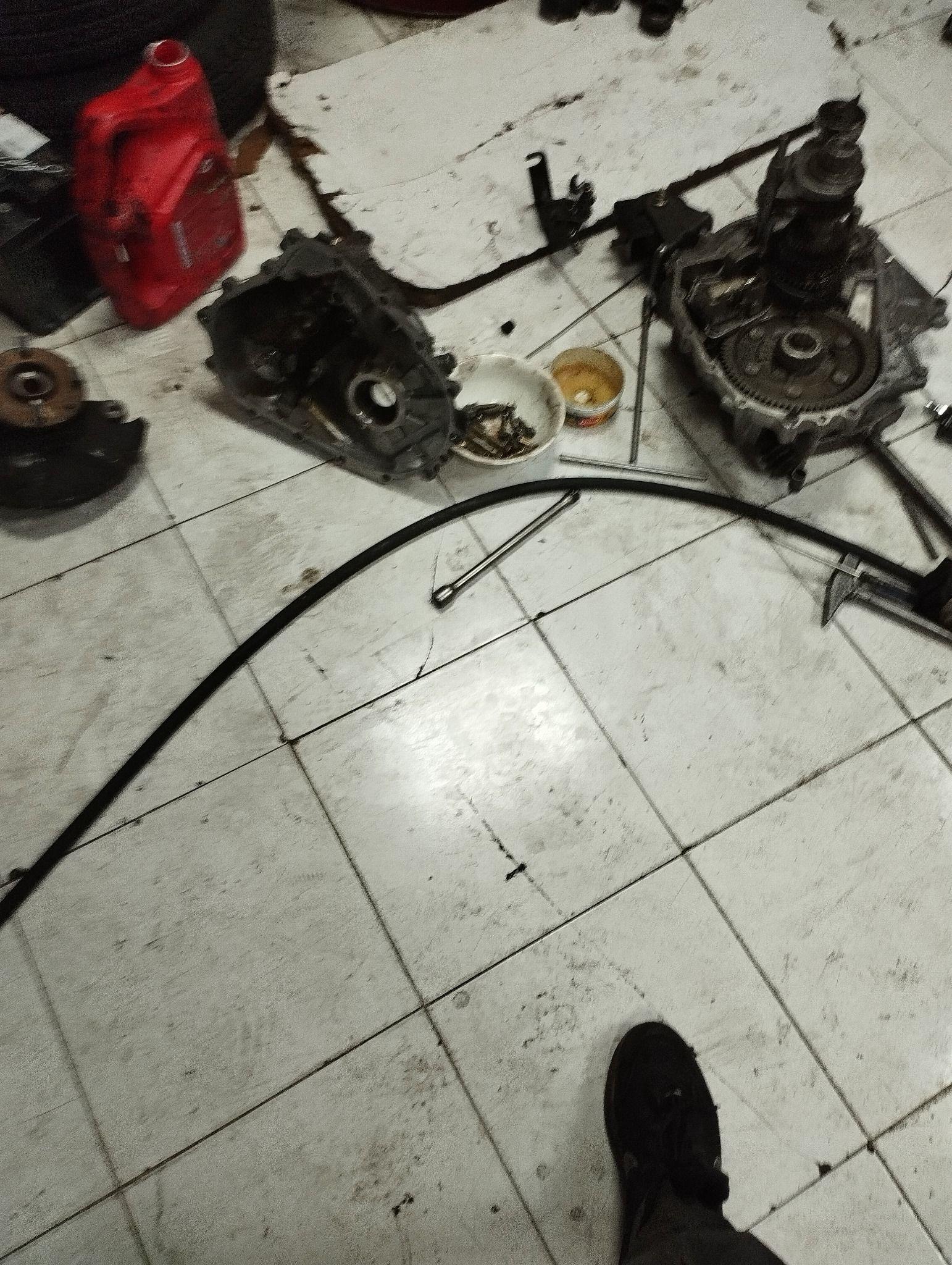 مکانیک تعمیر خودو هاب هیوندا کیا و چینی