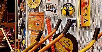 ابزار یراق و لوازم ساختمانی کیا