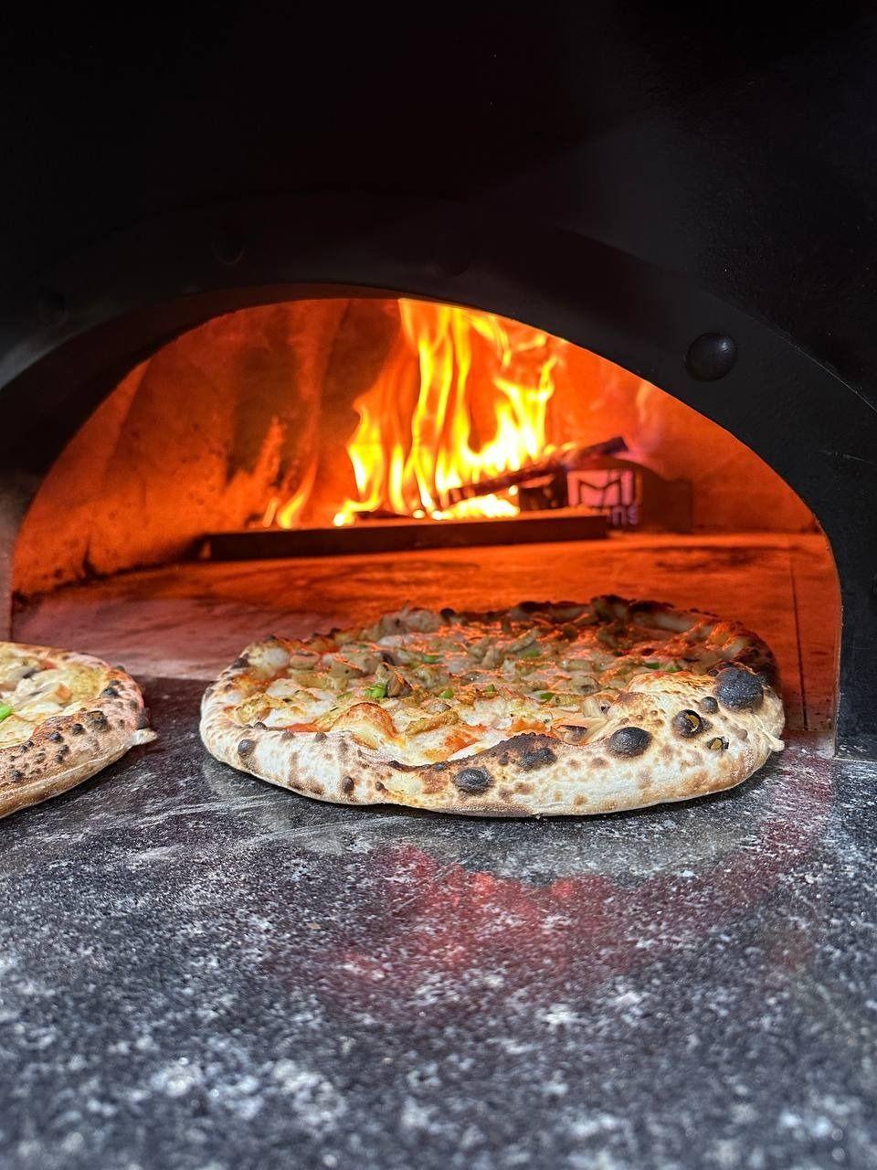 پیتزا ایتالیایی آمی چی