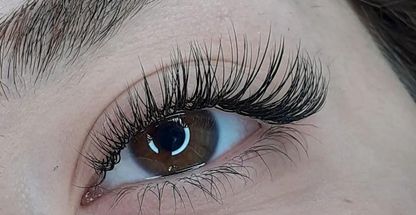 آموزش و کاشت و اکستنشن مژه در فردیس