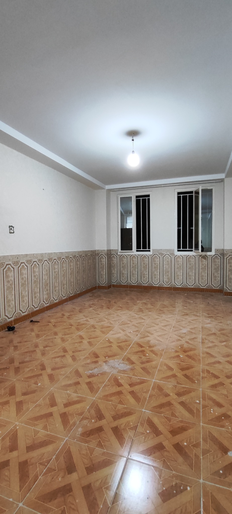 نصب و نصاب کاغذ دیواری و نقاشی ساختمان