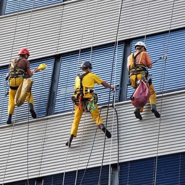 کفسابی و نماشویی پیچ روپلاک