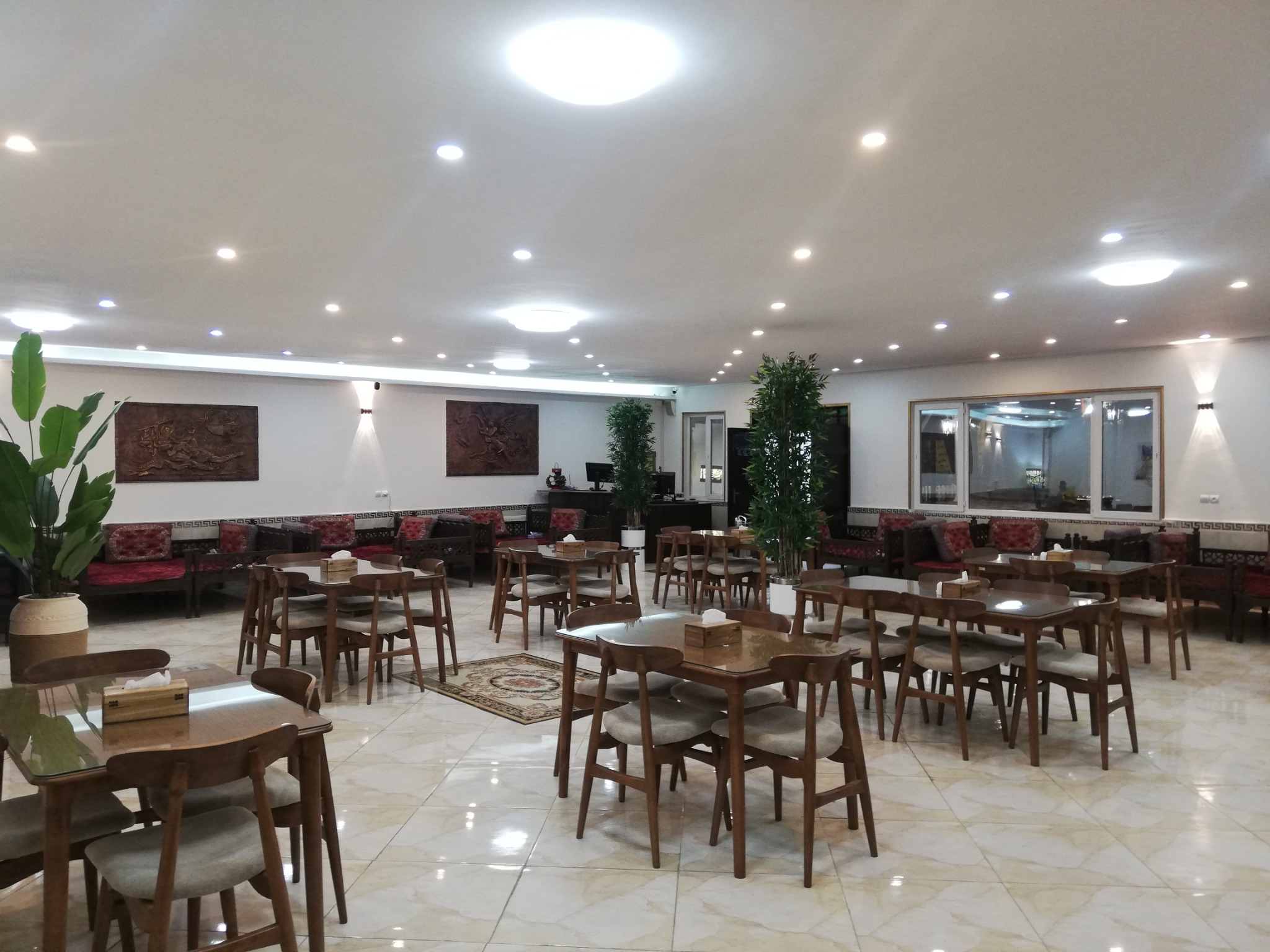 کافه و رستوران کماجدان