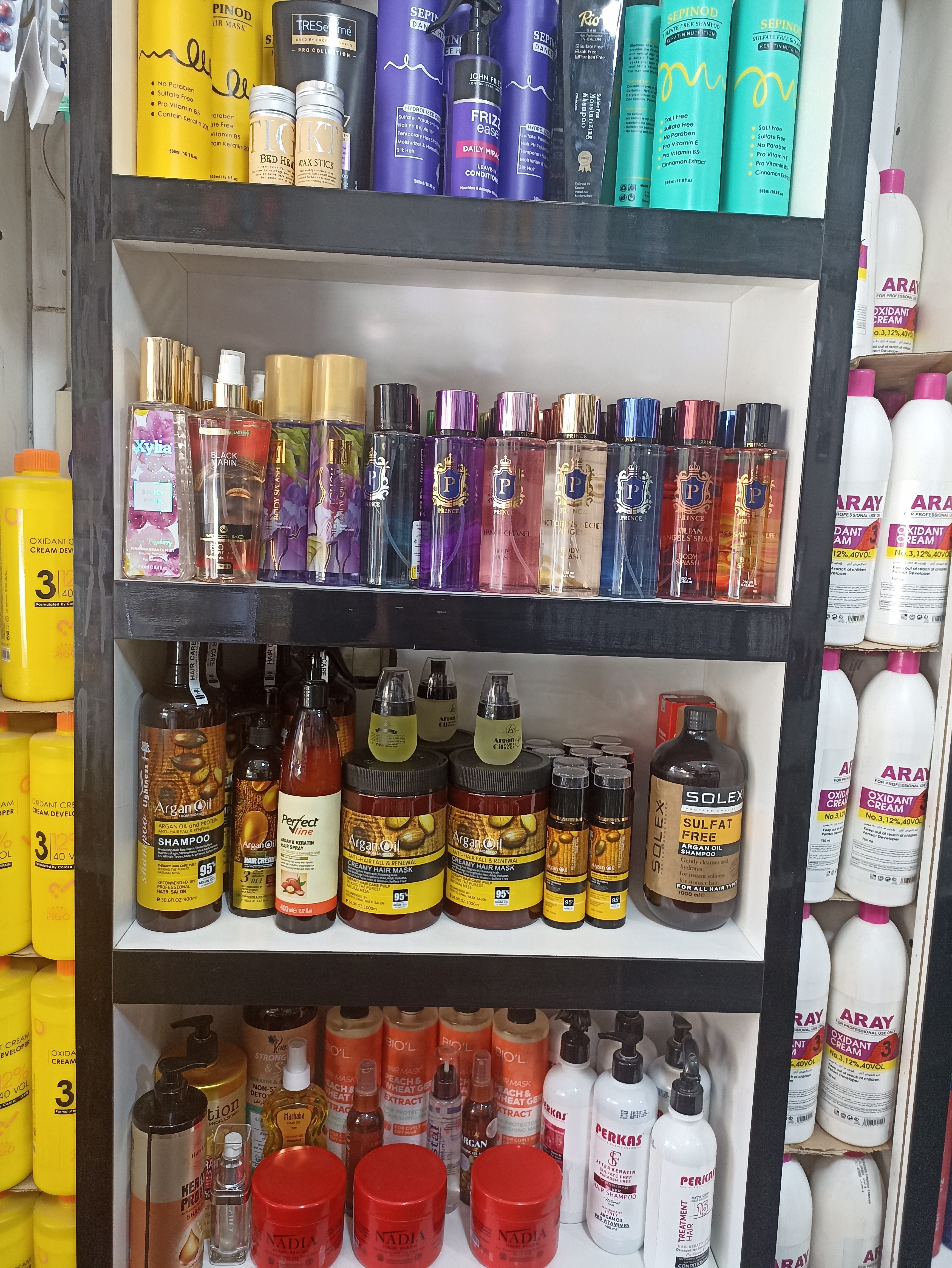 لوازم آرایشی همرنگ