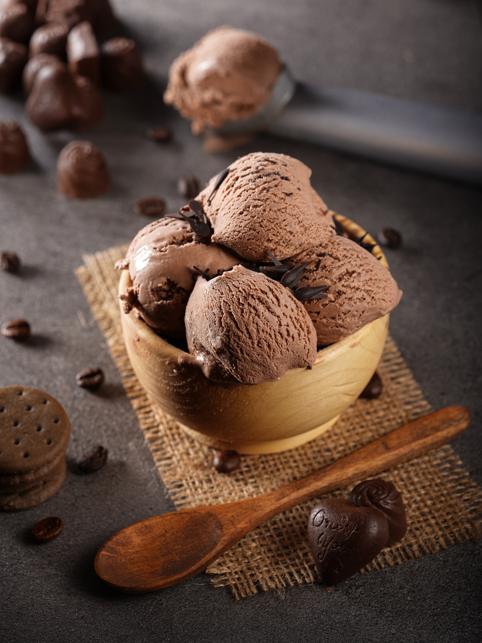 استدیو تبلیغات و عکاسی ذوق