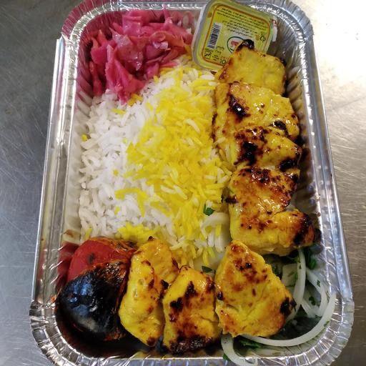 تهیه غذا آشپزخانه گل مریم نوشهر