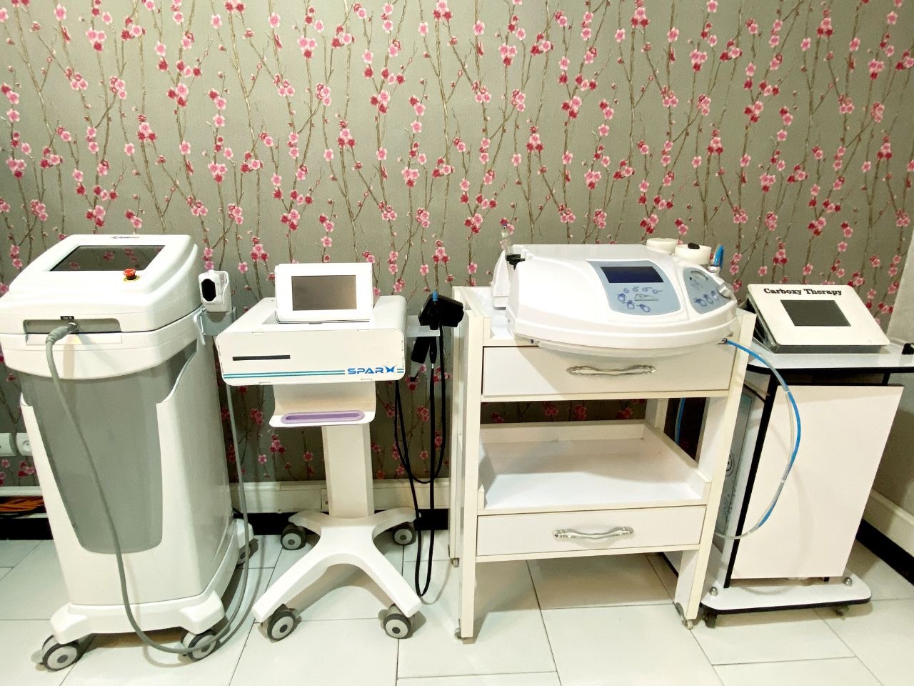 کلینیک هلو طلایی