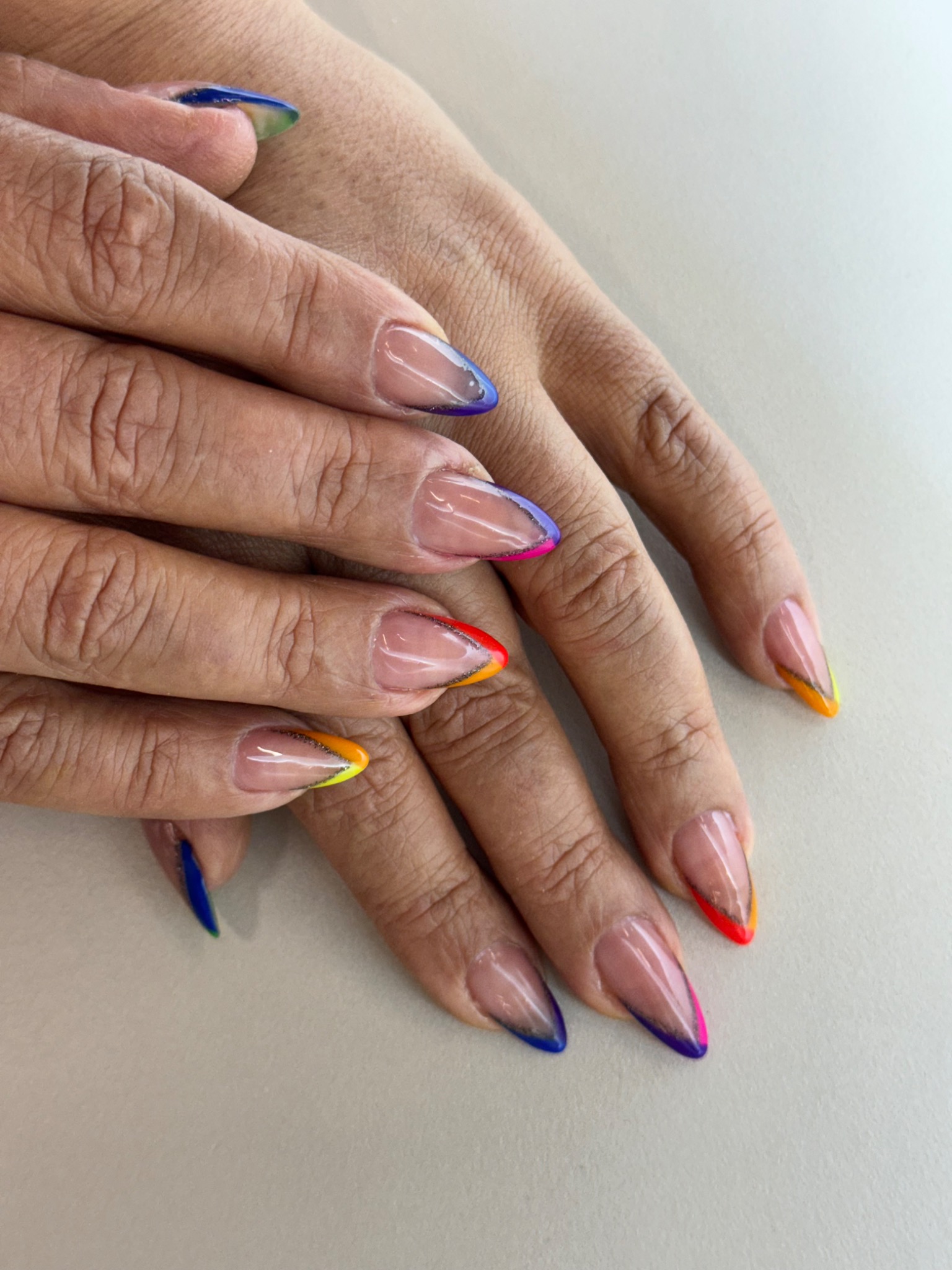 سالن زیبایی آنااینا