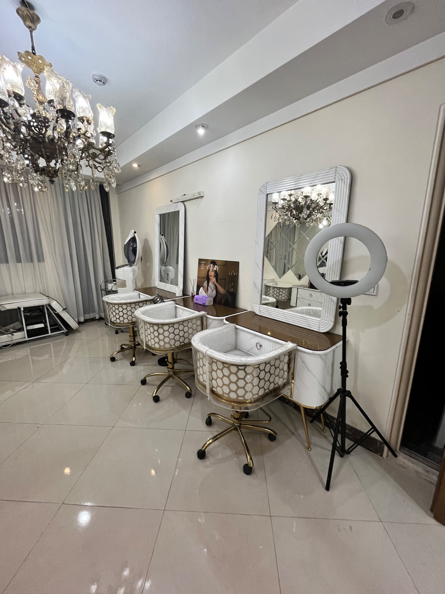 سالن زیبایی پریا قهرمانی