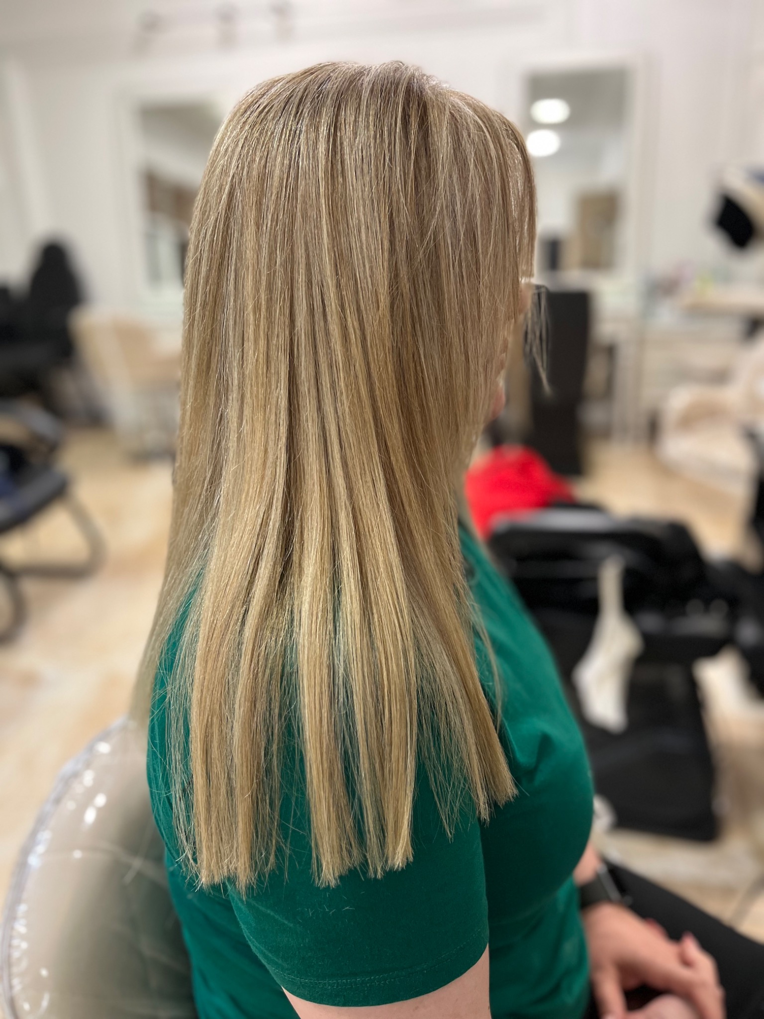 سالن زیبایی مهرنوش