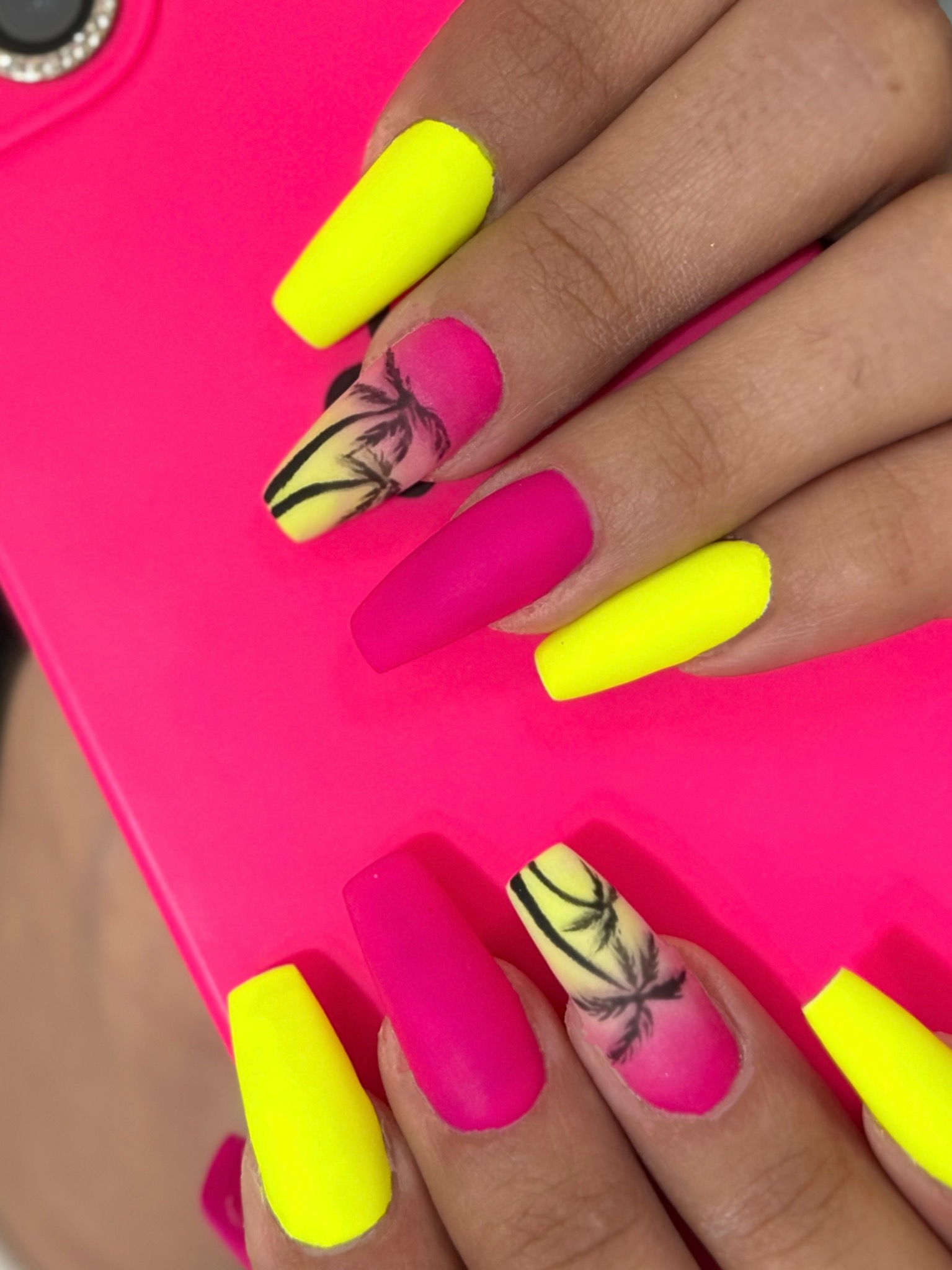 سالن زیبایی فرنوش بابایی