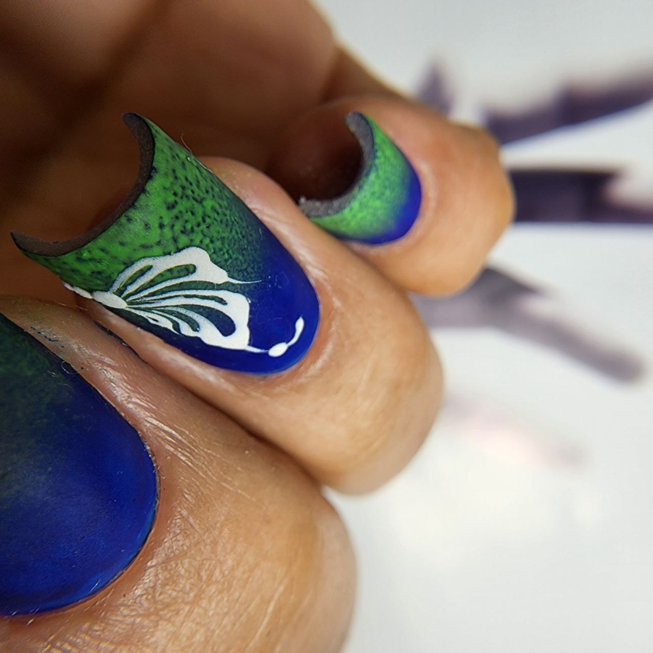 آموزش حرفه ای کاشت ناخن