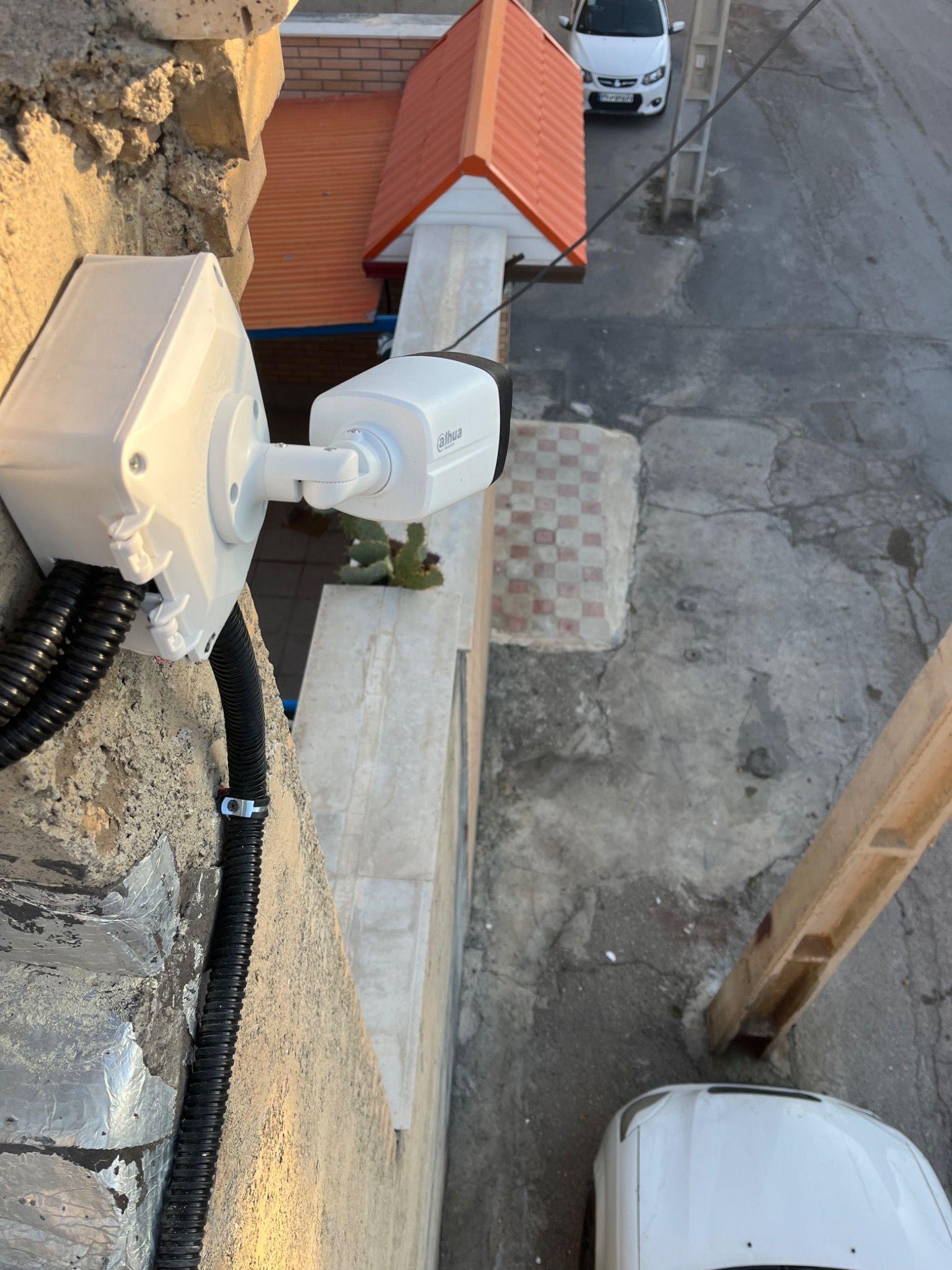 دوربین مداربسته و دزدگیر