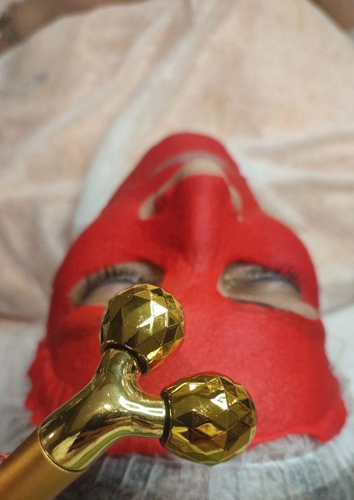 خدمات تخصصی پاکسازی و فیشیال نازیلا مطلبی